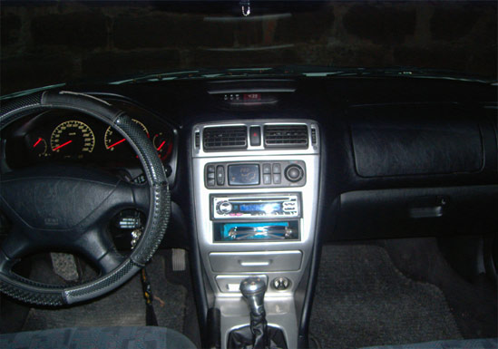 Datei:Galant EA0 Innenraum Mittelkonsole EUR silber.jpg