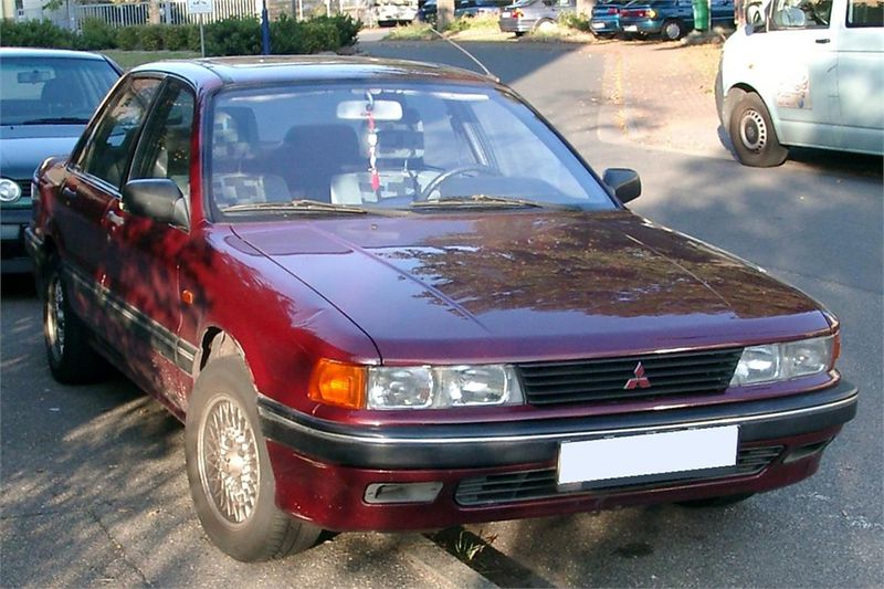 Datei:Mitsubishi Galant E30 Front.jpg