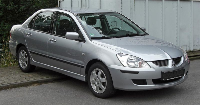 Datei:Mitsubishi Lancer CS0 Limo Front.jpg