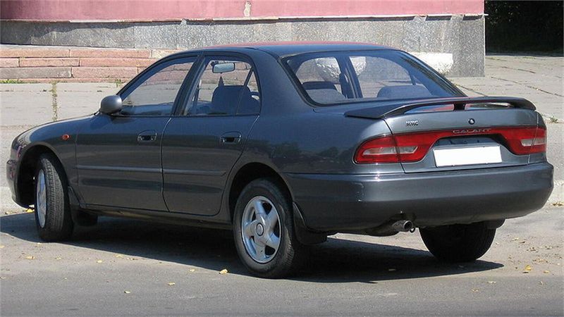Datei:Mitsubishi Galant E50 Stufenheck Heck.jpg