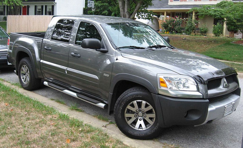 Datei:1024px-Mitsubishi Raider.jpg