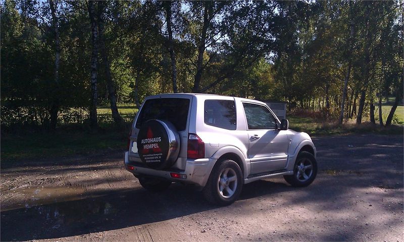 Datei:Mitsubishi Pajero V60 Heck.jpg